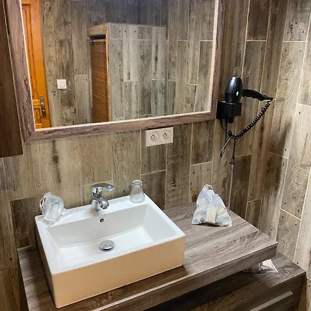 فندق Nature Le Loft بييرُلات
